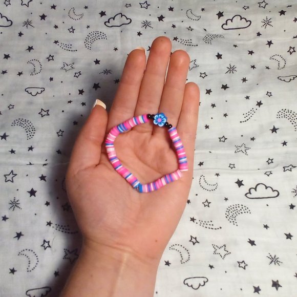 Handmade bracelet using clay beads. - Picture 4 of 4